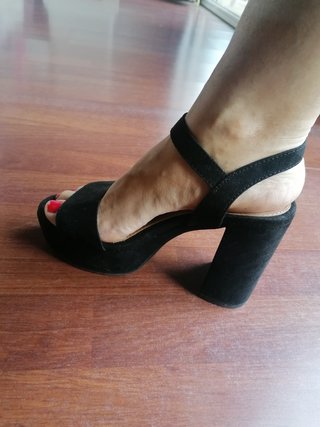 Sandalias negras pull \u0026amp; bear de segunda mano por 15 EUR en Sant Feliu  de Codines en WALLAPOP
