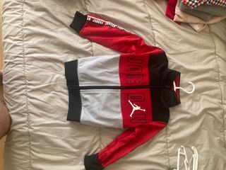 Chandal air Jordan bebé 1 a 2 años de segunda mano por 35 EUR en Logroño en  WALLAPOP