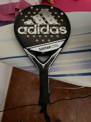 Pala padel Adidas de segunda mano por 60 EUR en Zaragoza en WALLAPOP
