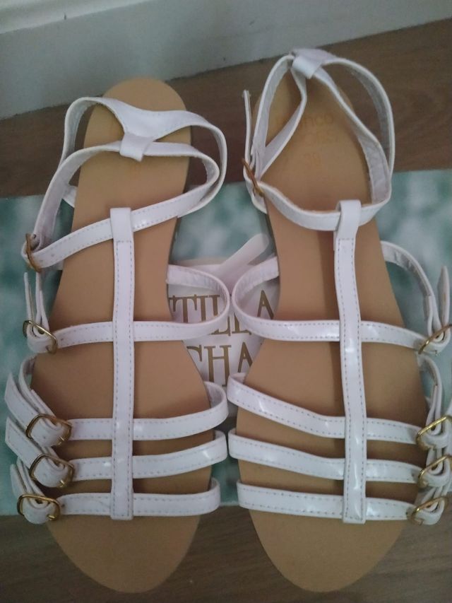 Sandalias blancas