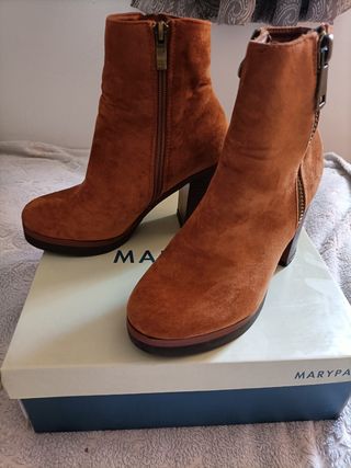 Botas mujer, talla 36 de segunda mano por 10 EUR en Los Caserones de Fataga  en WALLAPOP