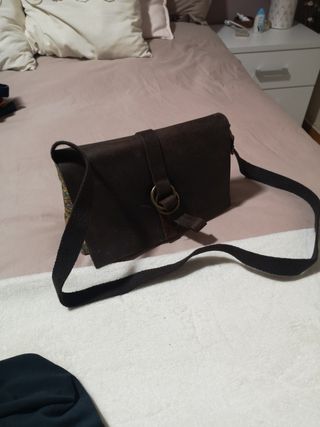 Bolso bandolera y hombro Francis Montesinos de segunda mano por 10 EUR en  Alcalá de Henares en WALLAPOP
