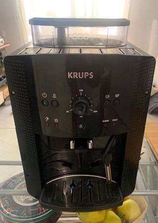 Cafetera Krups superautomática de segunda mano en Madrid en WALLAPOP