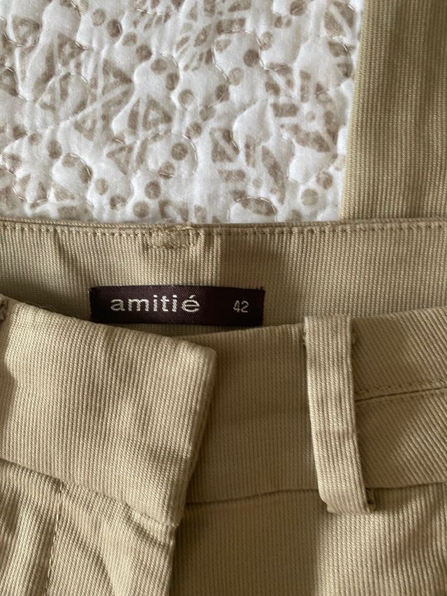 Pantalón beige AMITIE TALLA 42