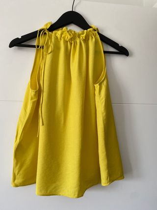 Blusa Amarilla Mango de segunda mano por 10 EUR en Guadiaro en WALLAPOP