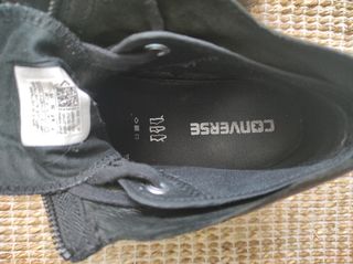 Zapatos negros cuña de piel de Converse de segunda mano por 30 EUR en  Mataró en WALLAPOP