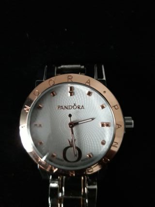 Reloj Pandora Color oro rosa y plata (Mujer) de segunda mano por 35 EUR en  Valencia en WALLAPOP