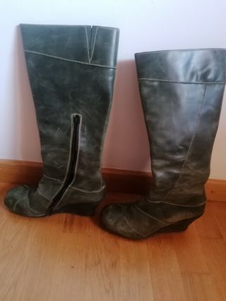 Botas altas Fly London 38 verde oscuro de segunda mano por 18 EUR en Pineda  de Mar en WALLAPOP