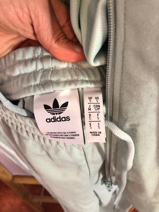 Chandal Adidas de segunda mano por 30 EUR en Bajamar en WALLAPOP