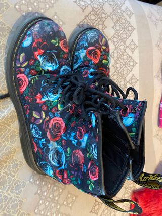 Botas Dr Martens chulisimas talla 34 de segunda mano por 35 EUR en Bilbao  en WALLAPOP