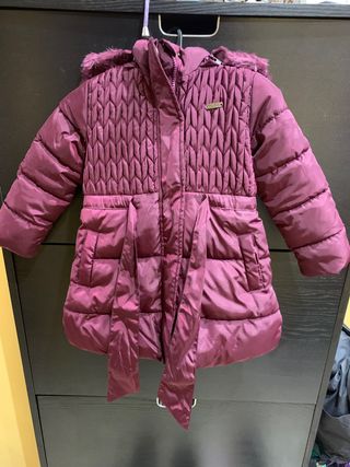 Parka abrigo niña Talla 4\\/5 de segunda mano por 10 EUR en Gijón en WALLAPOP