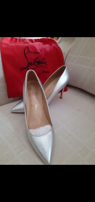Zapatos Louboutin de segunda mano en WALLAPOP