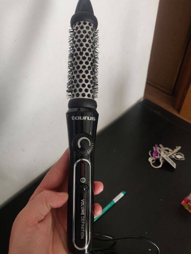 cepillo rizador Taurus