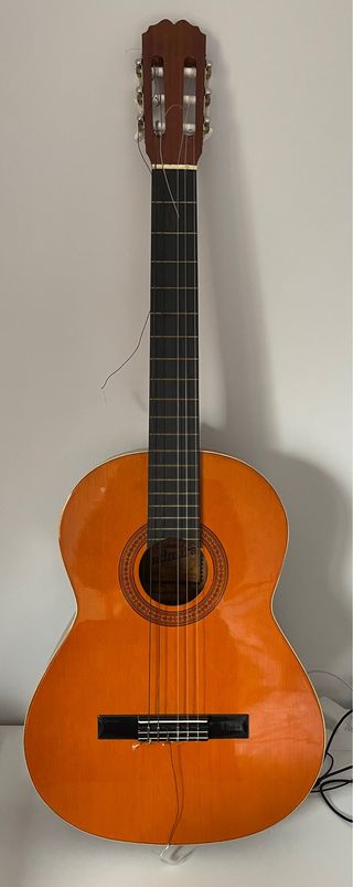 Guitarra Admira Menina de segunda mano por 45 EUR en León en WALLAPOP