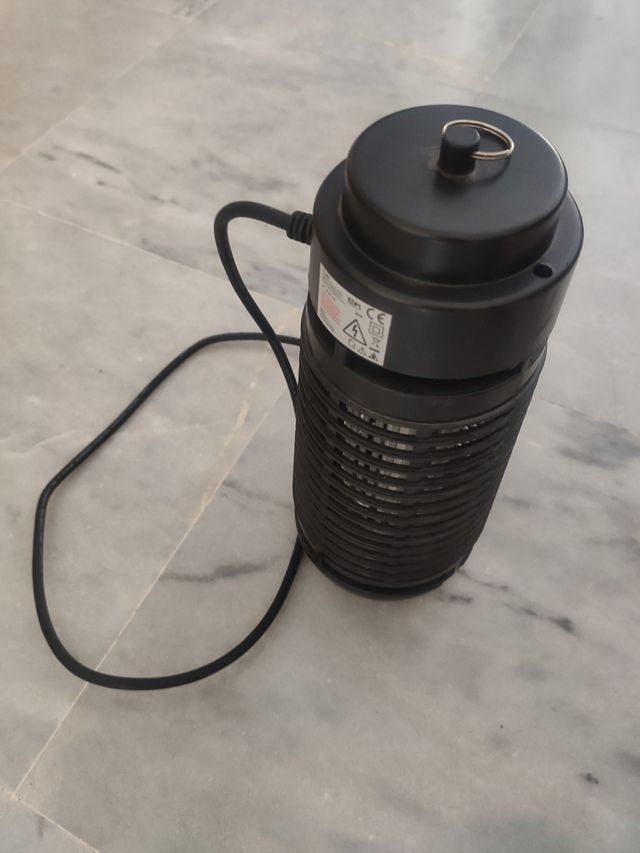 Lámpara mata mosquitos para el verano
