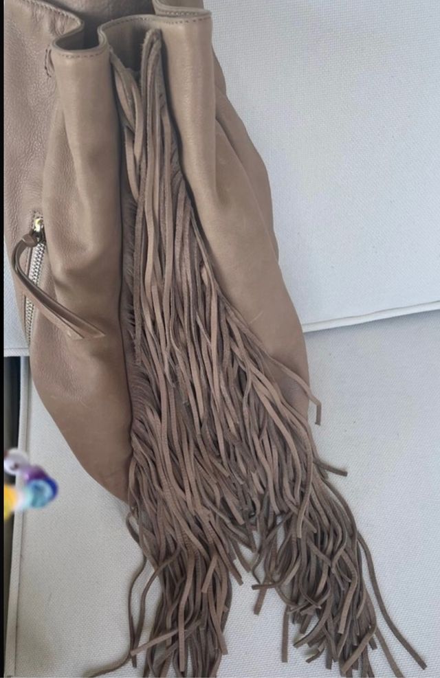 Bolso piel flecos Kenneth Cole nuevo 