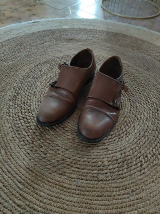 Zapatos Hombre Marrones Zara Talla 41 de segunda mano por 10 EUR en Benalup- Casas Viejas en WALLAPOP