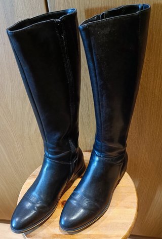 Botas altas negras Anna Field(37). Perfecto estado de segunda mano por 25  EUR en Barcelona en WALLAPOP