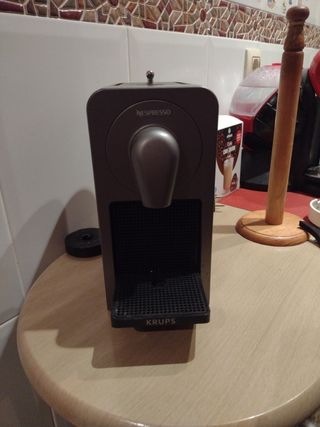 Cafetera Nespresso krups de segunda mano por 15 EUR en Santoña en WALLAPOP