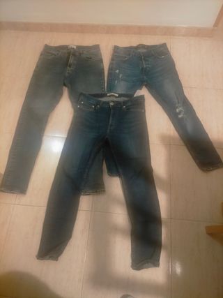 Pantalones vaqueros skinin talla 42 de segunda mano por 25 EUR en Girona en  WALLAPOP