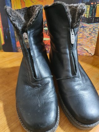 Botas negras 38 BMT de segunda mano por 10 EUR en Bormujos en WALLAPOP