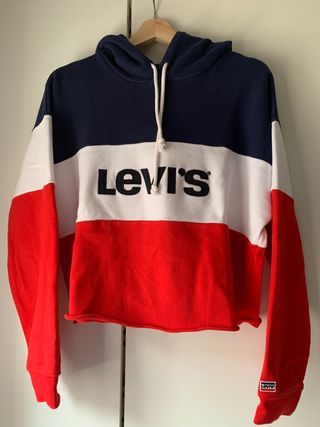 Sudadera Levis de segunda mano por 15 EUR en Madrid en WALLAPOP