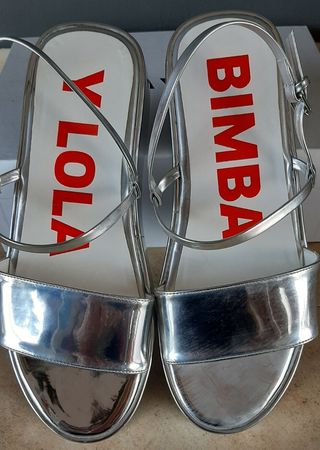 Sandalias Bimba y Lola originales nuevas de segunda mano por 65 EUR en  Mollet del Vallès en WALLAPOP