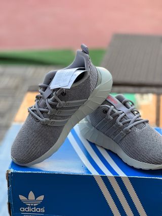 Zapatillas Adidas de hombre de segunda mano por 45 EUR en Madrid en WALLAPOP