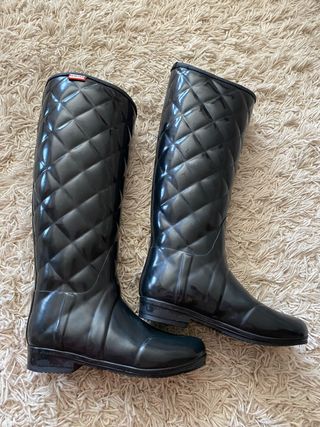 Botas de agua Hunter Negras acolchadas de segunda mano por 40 EUR en Madrid  en WALLAPOP