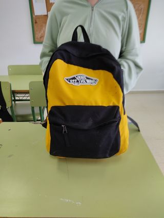Mochila Vans de segunda mano en Madrid en WALLAPOP