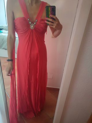 Vestido pronovias coral de segunda mano por 35 EUR en Marbella en WALLAPOP