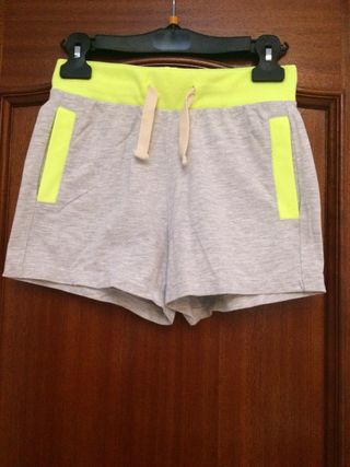 Calzona algodón niño de Benetton de segunda mano por 2 EUR en Cáceres en  WALLAPOP
