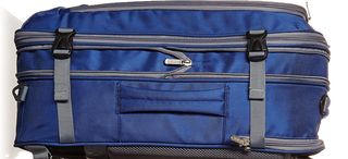 Convertible maleta cabina \\/ mochila 55x35x20 de segunda mano por 51 EUR en  Zaragoza en WALLAPOP