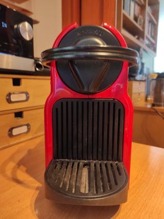 Cafetera Nespresso Krups XN100 de segunda mano por 10 EUR en Sevilla en  WALLAPOP