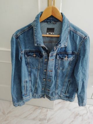 Cazadora vaquera caballero Primark talla M de segunda mano por 12 EUR en  Fuenlabrada en WALLAPOP