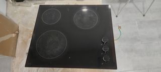 Lote Horno + Vitrocerámica Ikea de segunda mano por 20 EUR en Madrid en  WALLAPOP
