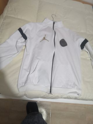 Sudadera jordan psg de segunda mano por 35 EUR en Leganés en WALLAPOP