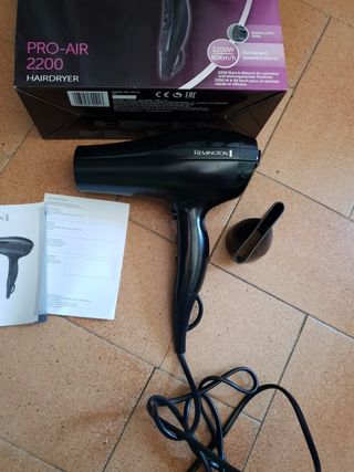 Secador de pelo remington pro air 2200 de segunda mano por 14 EUR en Alcalá  de Henares en WALLAPOP