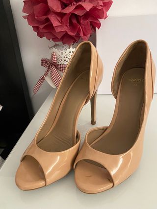 Zapatos Nude de segunda mano en Málaga en WALLAPOP