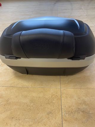 Maleta givi v47 de segunda mano por 185 EUR en Zaragoza en WALLAPOP