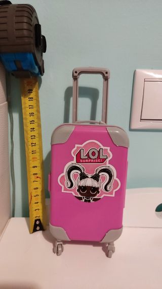 Maleta Lol Surprise con 2 muñecas de segunda mano por 6 EUR en Lucena en  WALLAPOP