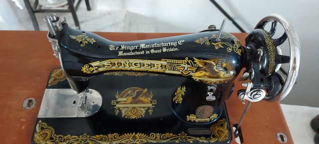 Antigua máquina de coser Singer Una joya