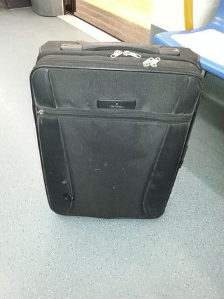 MALETA CABINA PEQUEÑA de segunda mano por 25 EUR en Madrid en WALLAPOP