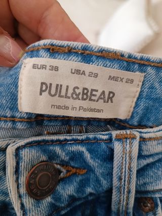 Pantalones cortos vaqueros de chico de segunda mano por 6 EUR en Alcorcón  en WALLAPOP