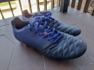 Botas futbol talla 39 de segunda mano por 7 EUR en Madrid en WALLAPOP