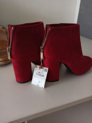 Botines Pull and Bear tacón de segunda mano en Valencia en WALLAPOP