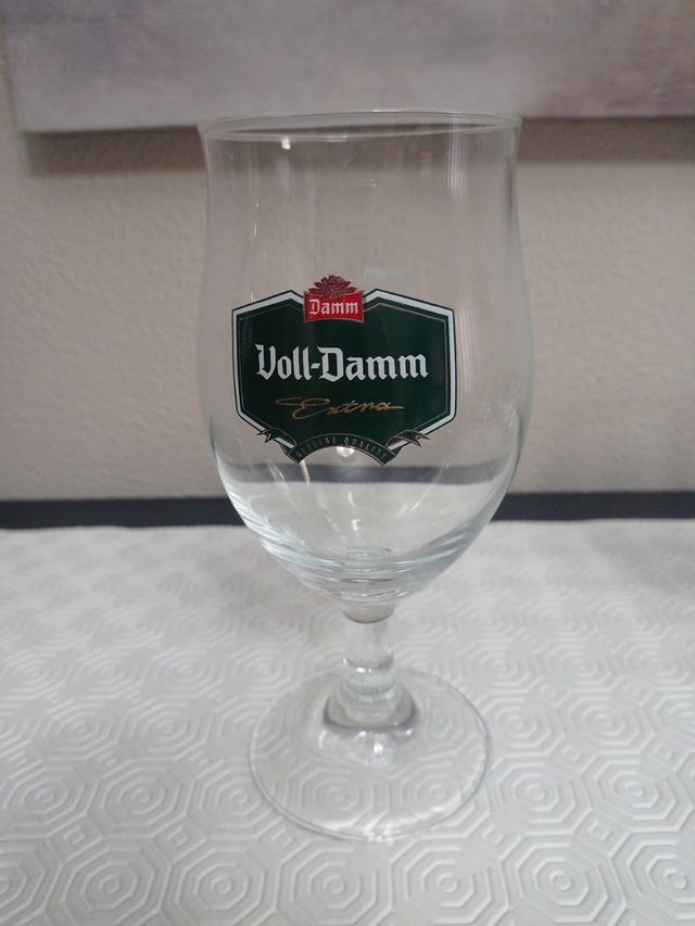 4 vasos cerveza volldamm