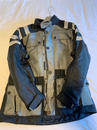 Traje BMW Savanna2, talla 54 de segunda mano por 350 EUR en Vitoria-Gasteiz  en WALLAPOP