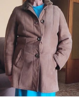 Abrigos Hombre y Mujer Piel Vuelta de segunda mano por 175 EUR en Toledo en  WALLAPOP