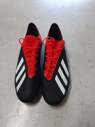 Botas de futbol adidas talla 45 de segunda mano por 20 EUR en Madrid en  WALLAPOP